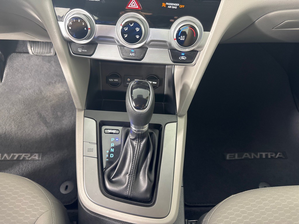 2019 Hyundai Elantra Image 19