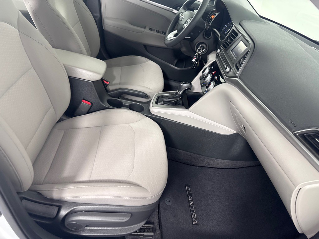 2019 Hyundai Elantra Image 24