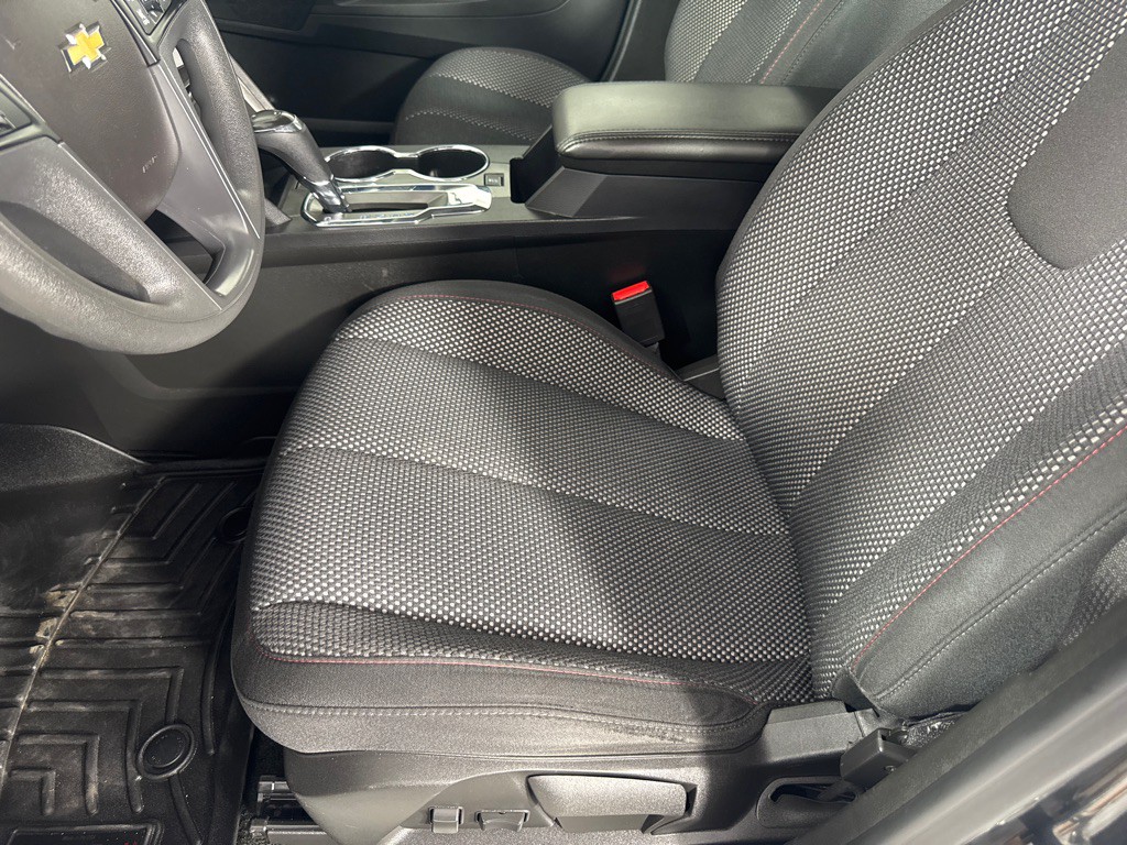 2017 Chevrolet Equinox Image 12