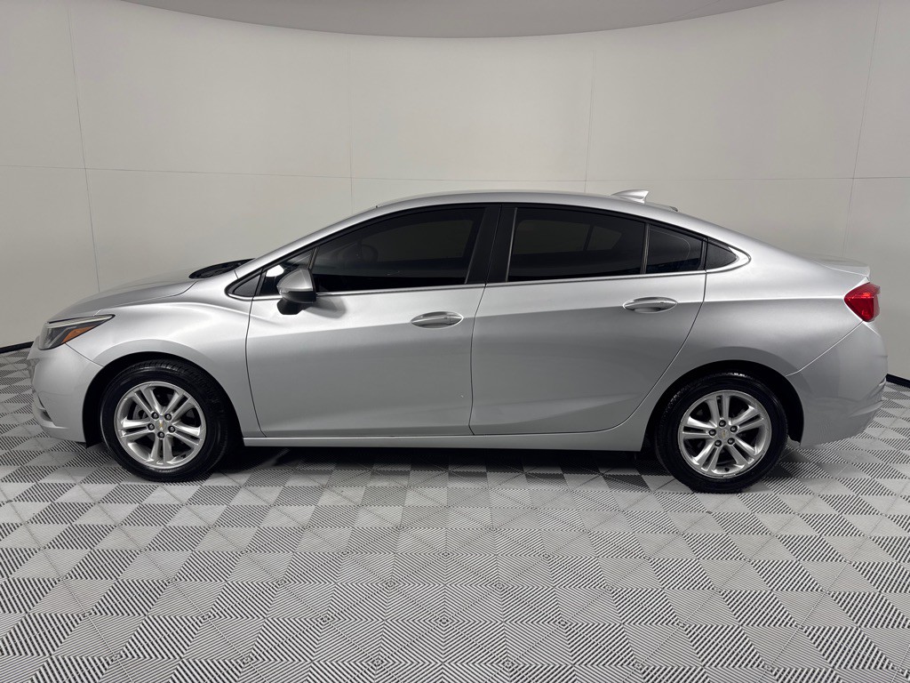 2017 Chevrolet Cruze Image 8
