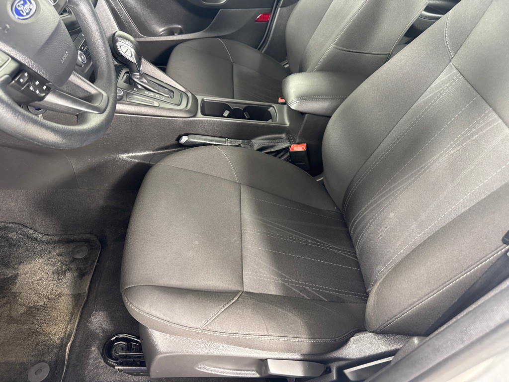 2017 Ford Focus Image 13