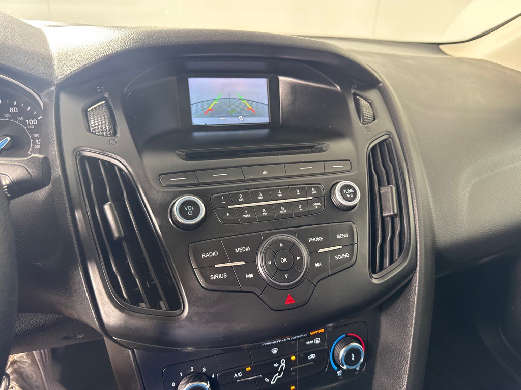 2017 Ford Focus Image 17