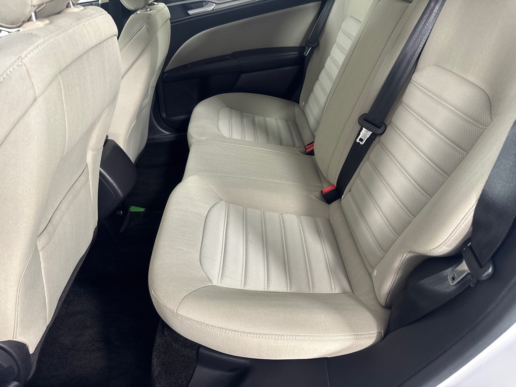2017 Ford Fusion Image 18