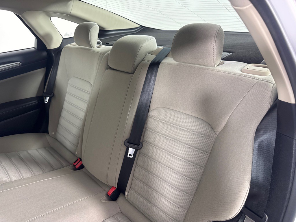2017 Ford Fusion Image 19