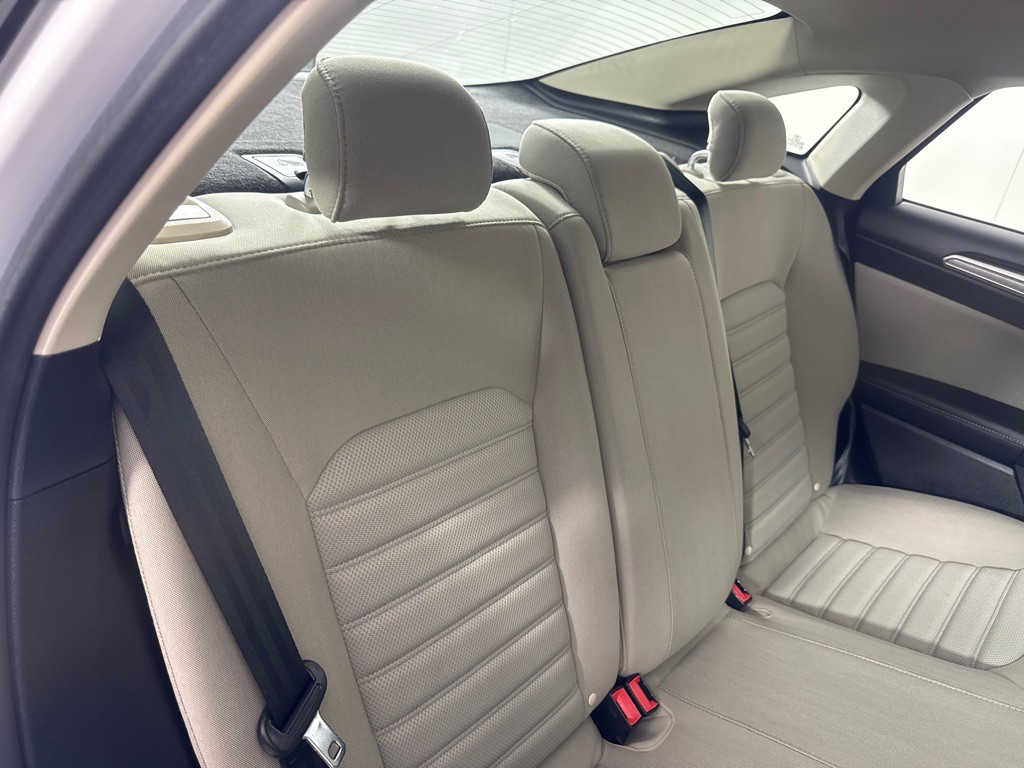 2017 Ford Fusion Image 21