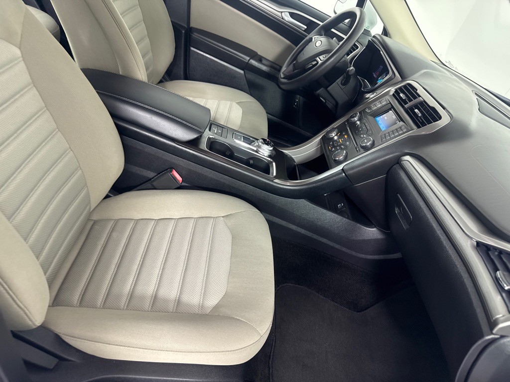 2017 Ford Fusion Image 22