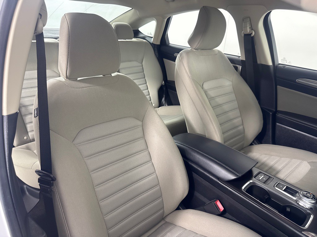 2017 Ford Fusion Image 23
