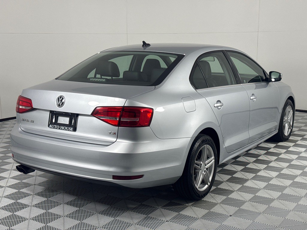 2015 Volkswagen Jetta Image 4