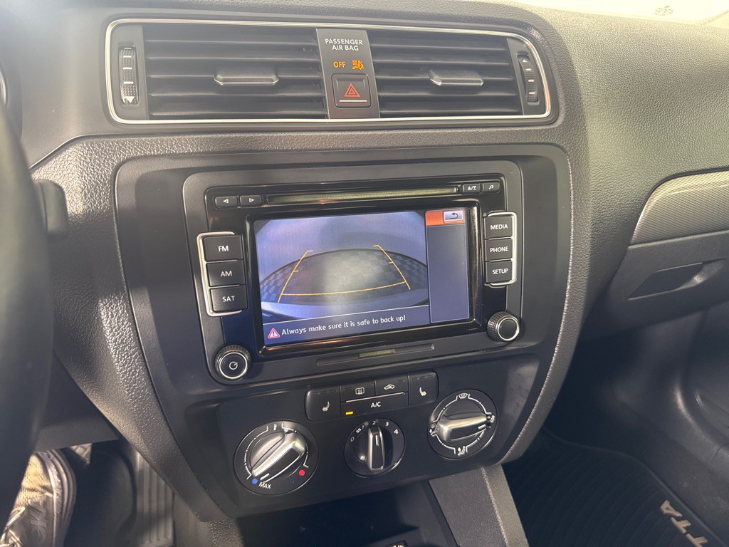 2015 Volkswagen Jetta Image 19