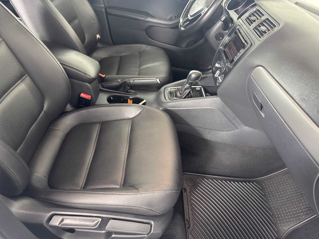 2015 Volkswagen Jetta Image 25