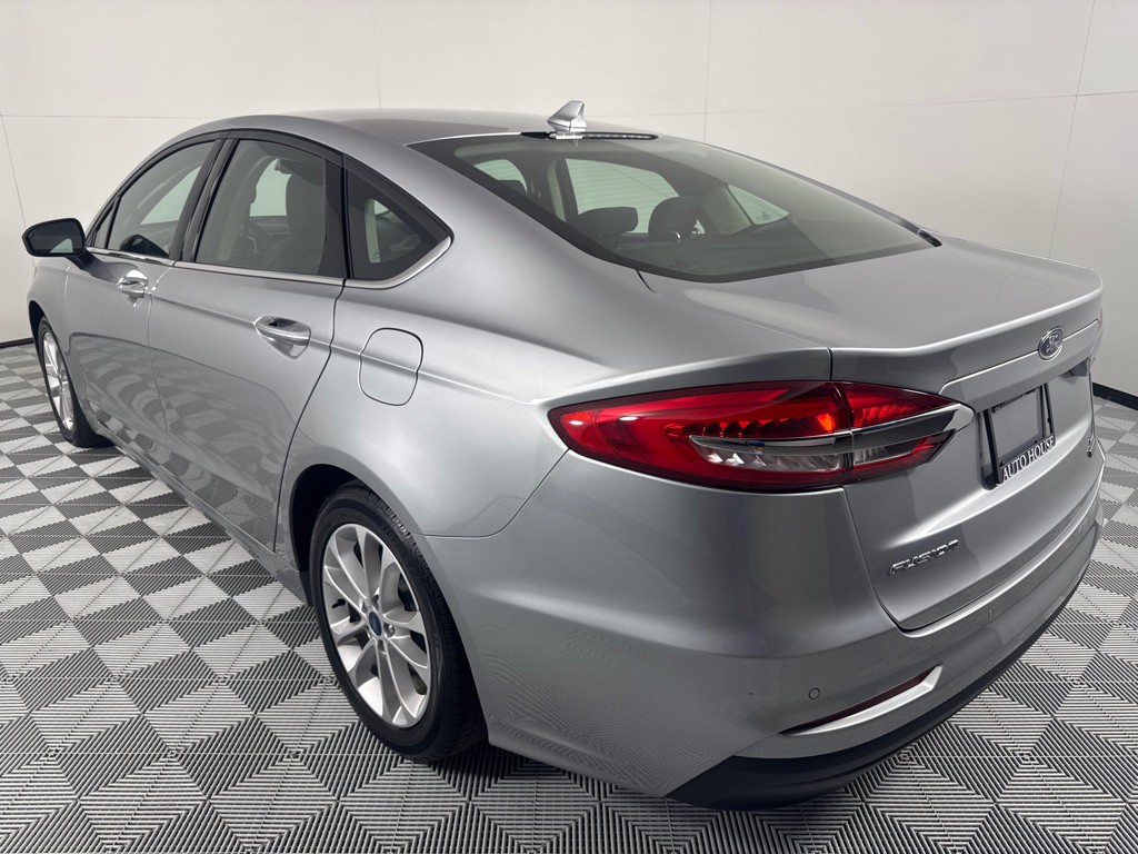 2020 Ford Fusion Image 8
