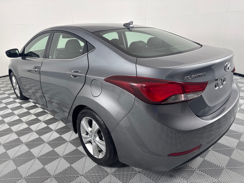 2016 Hyundai Elantra Image 8