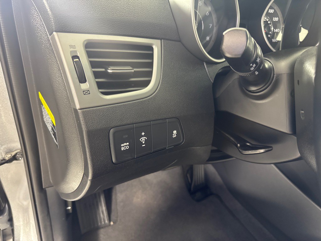 2016 Hyundai Elantra Image 17