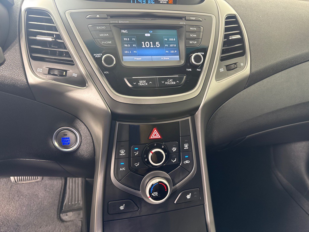 2016 Hyundai Elantra Image 20
