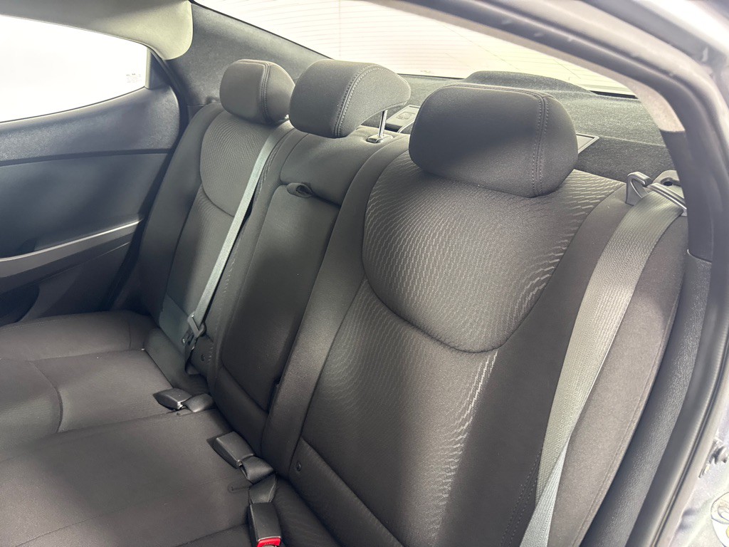 2016 Hyundai Elantra Image 23