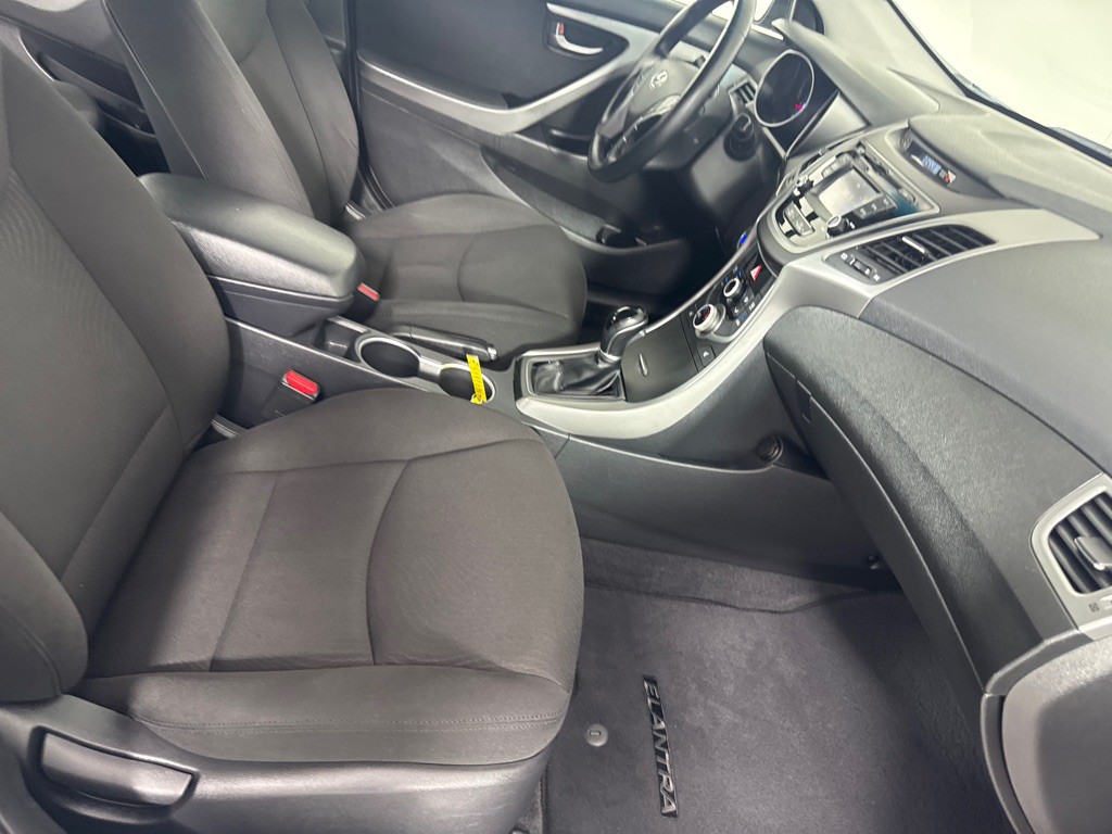 2016 Hyundai Elantra Image 26
