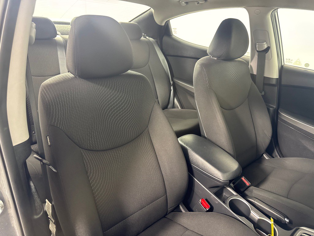 2016 Hyundai Elantra Image 27