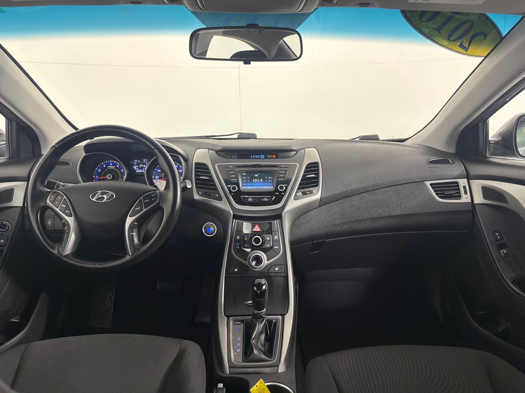2016 Hyundai Elantra Image 28