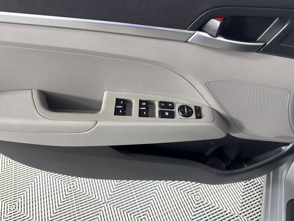 2020 Hyundai Elantra Image 12