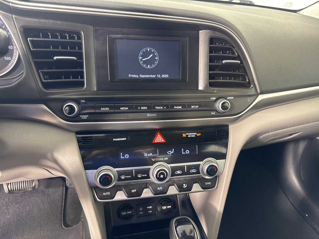 2020 Hyundai Elantra Image 17