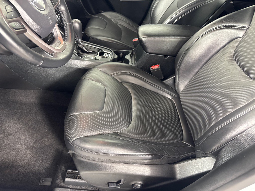 2019 Jeep Cherokee Image 14