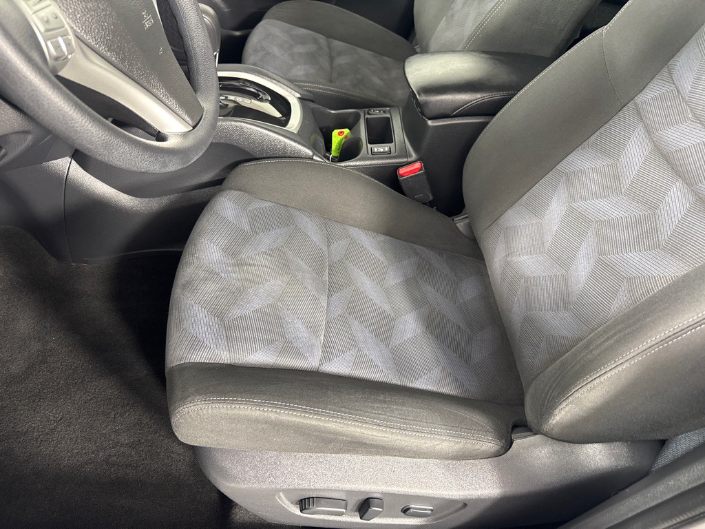 2016 Nissan Rogue Image 14