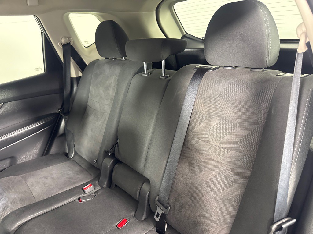 2016 Nissan Rogue Image 23