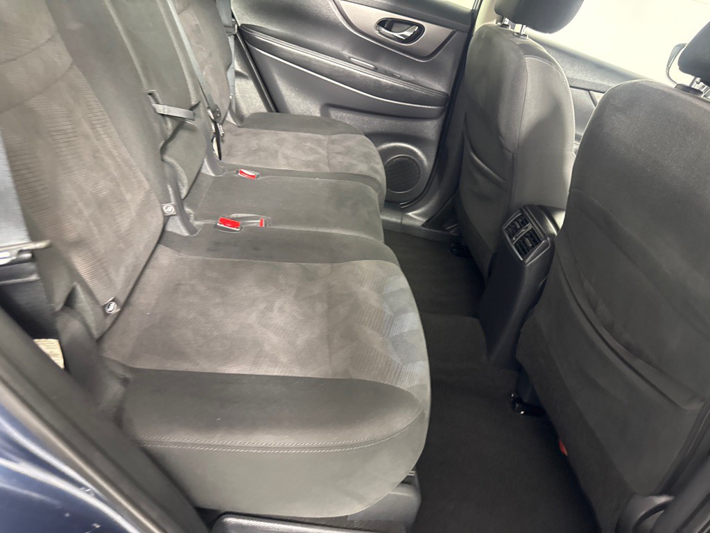 2016 Nissan Rogue Image 25