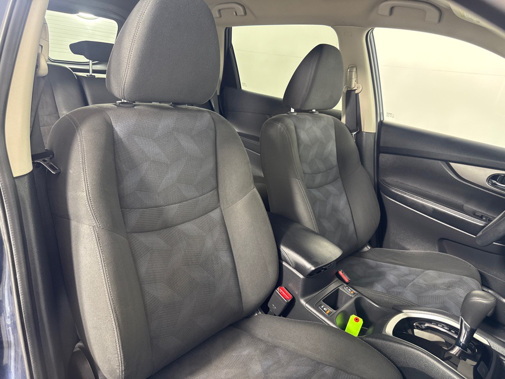 2016 Nissan Rogue Image 28