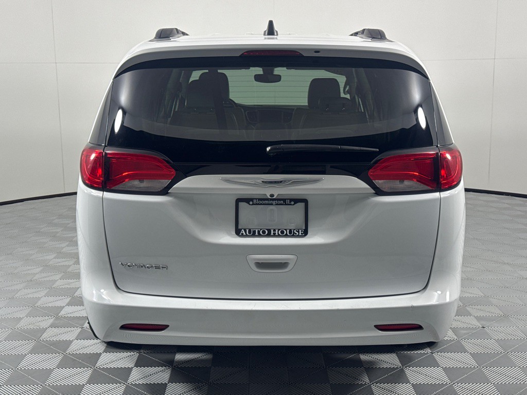 2021 Chrysler Voyager Image 6
