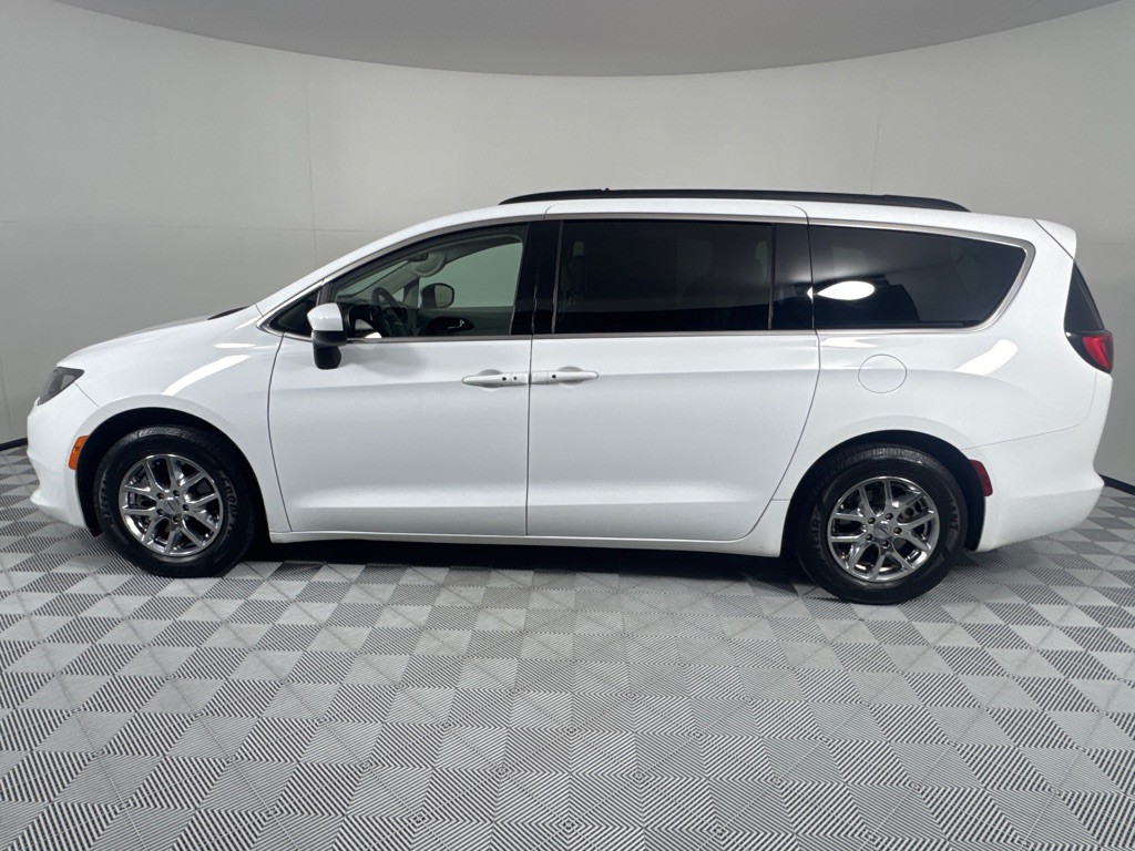 2021 Chrysler Voyager Image 9