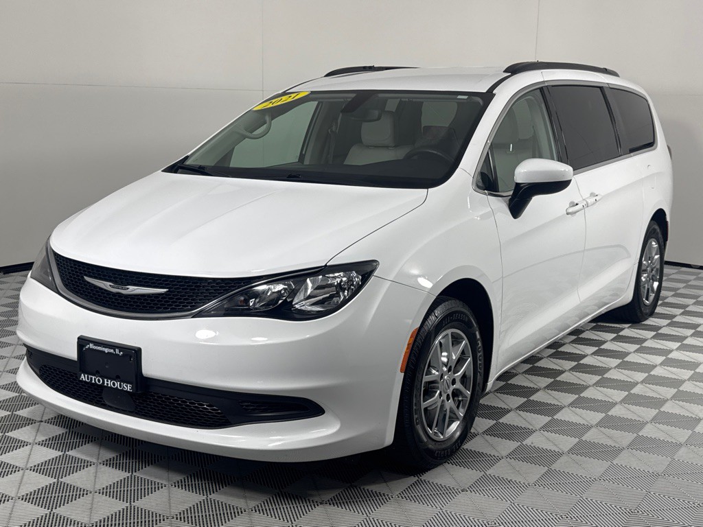 2021 Chrysler Voyager Image 11