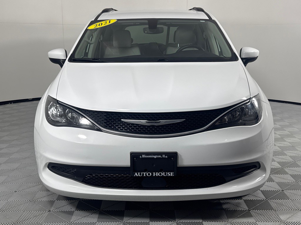 2021 Chrysler Voyager Image 12