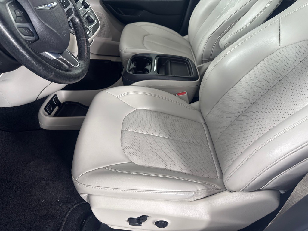 2021 Chrysler Voyager Image 14