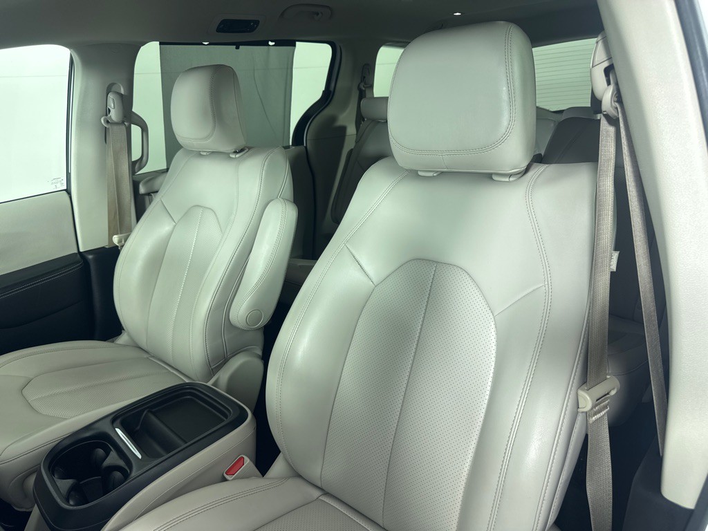 2021 Chrysler Voyager Image 15