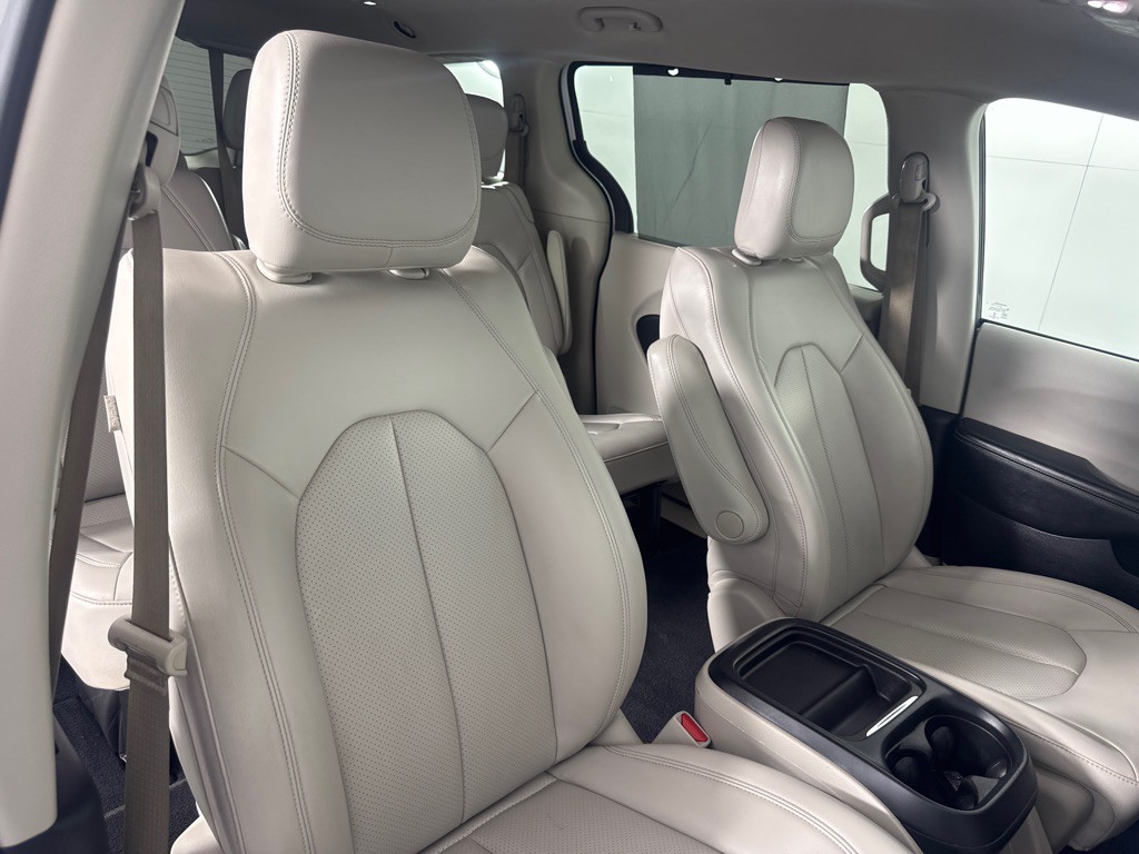 2021 Chrysler Voyager Image 27