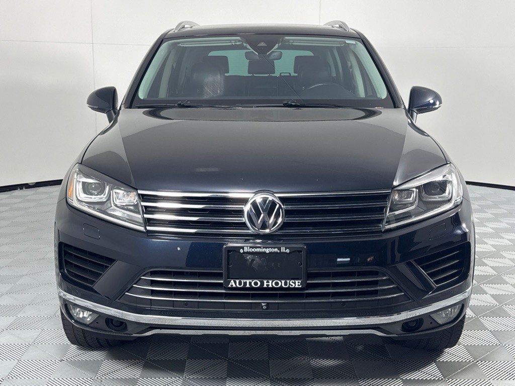 2017 Volkswagen Touareg Image 11
