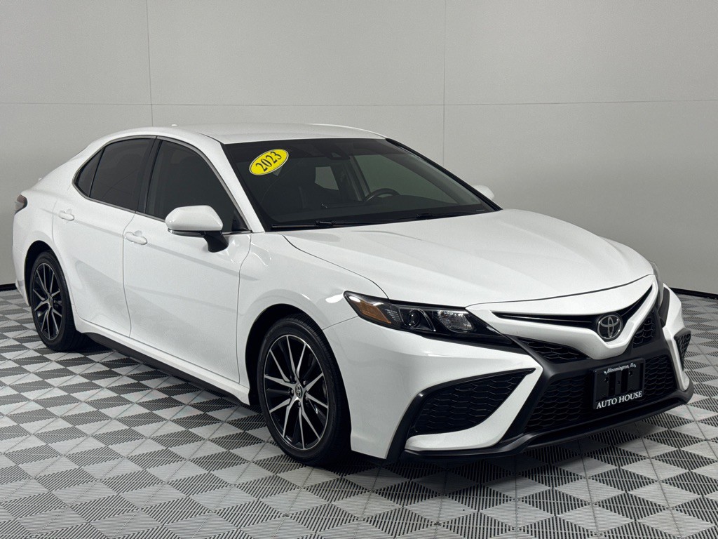 2023 Toyota Camry Image 3