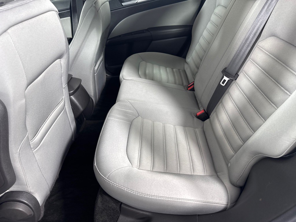 2015 Ford Fusion Image 16