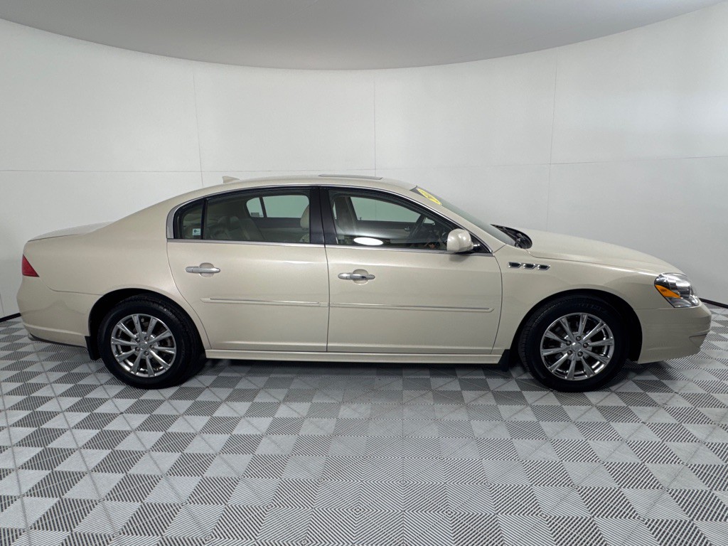 2011 Buick Lucerne Image 4