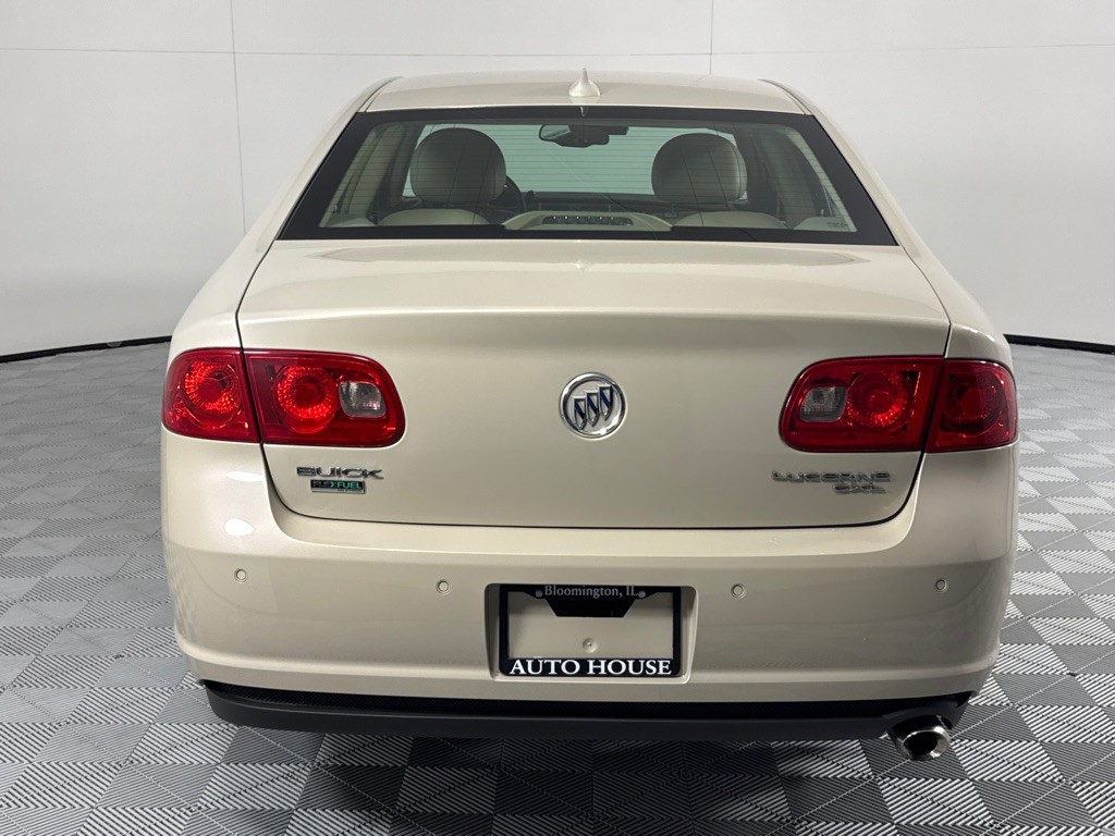 2011 Buick Lucerne Image 6
