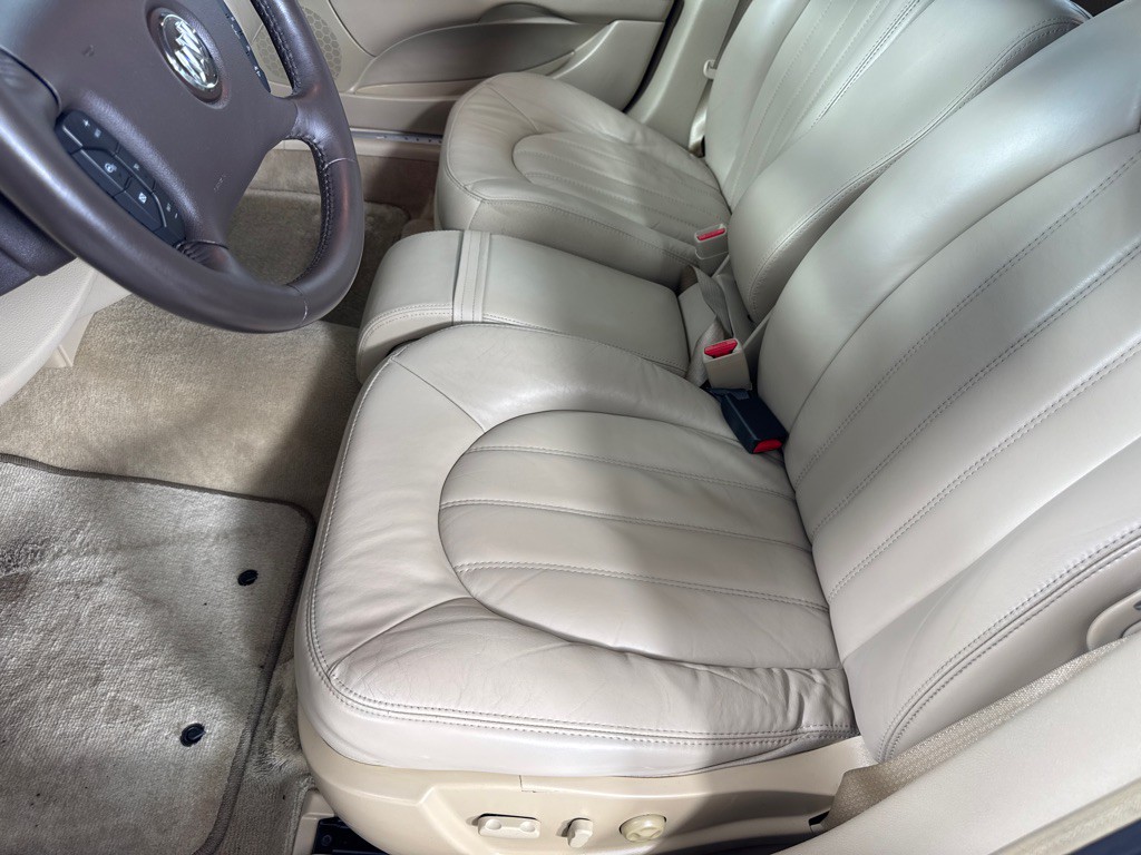 2011 Buick Lucerne Image 13