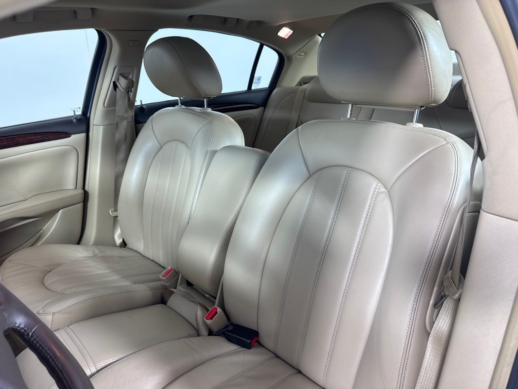 2011 Buick Lucerne Image 14
