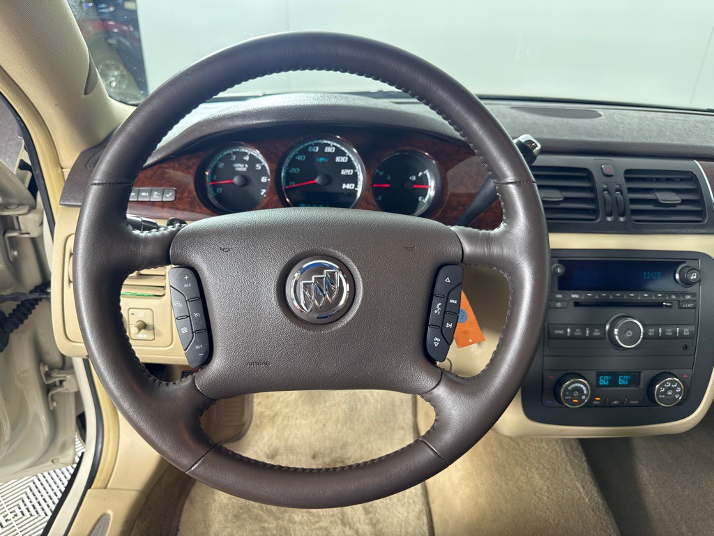 2011 Buick Lucerne Image 17