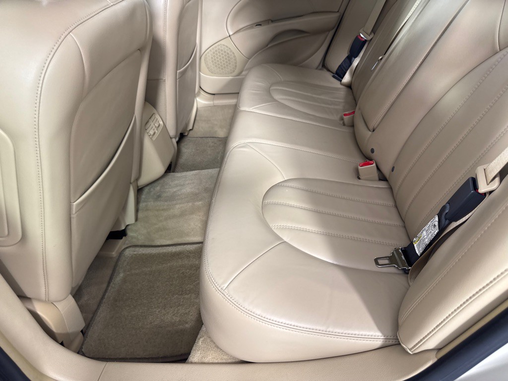 2011 Buick Lucerne Image 19