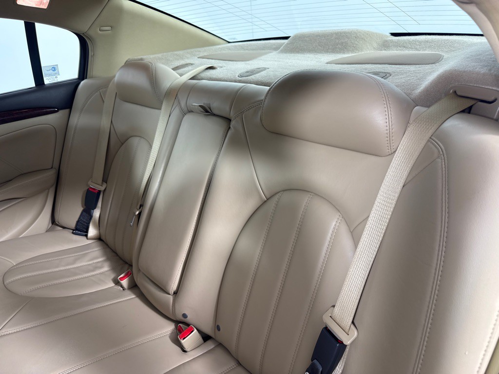 2011 Buick Lucerne Image 20