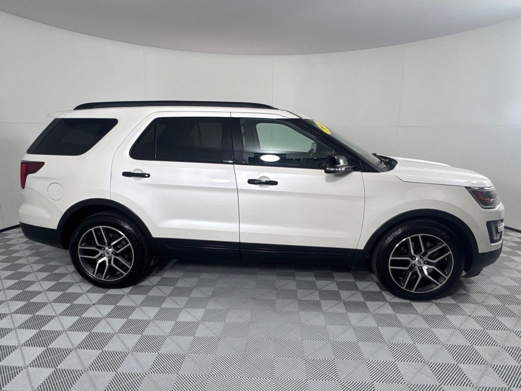2017 Ford Explorer Image 4