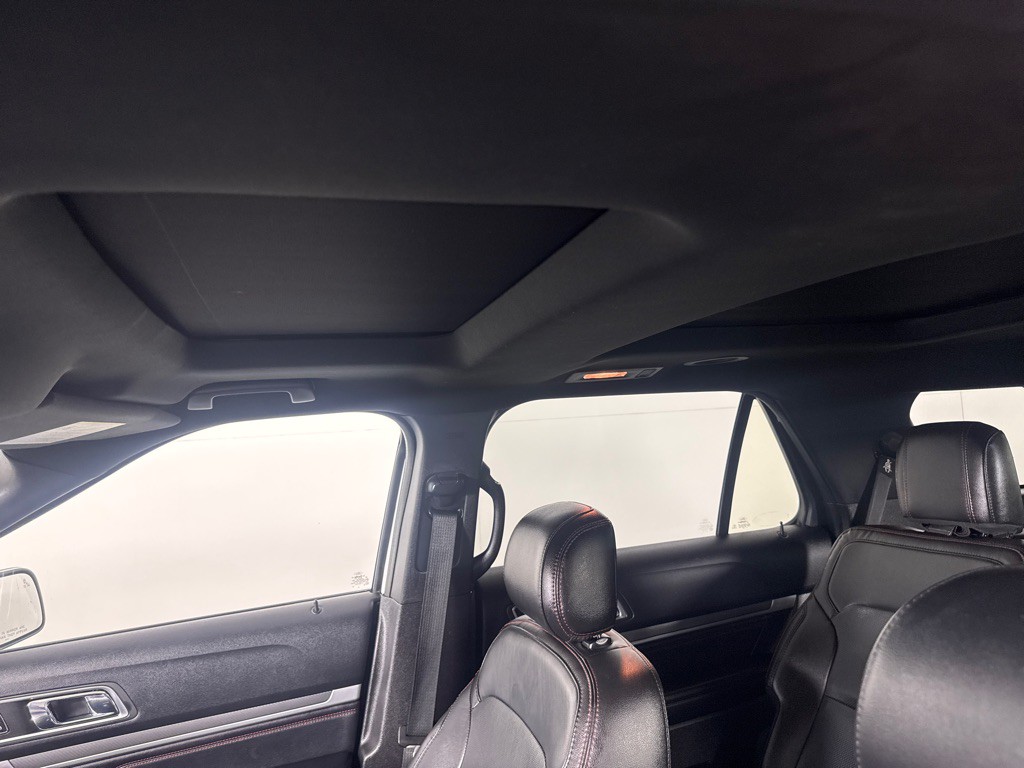 2017 Ford Explorer Image 16