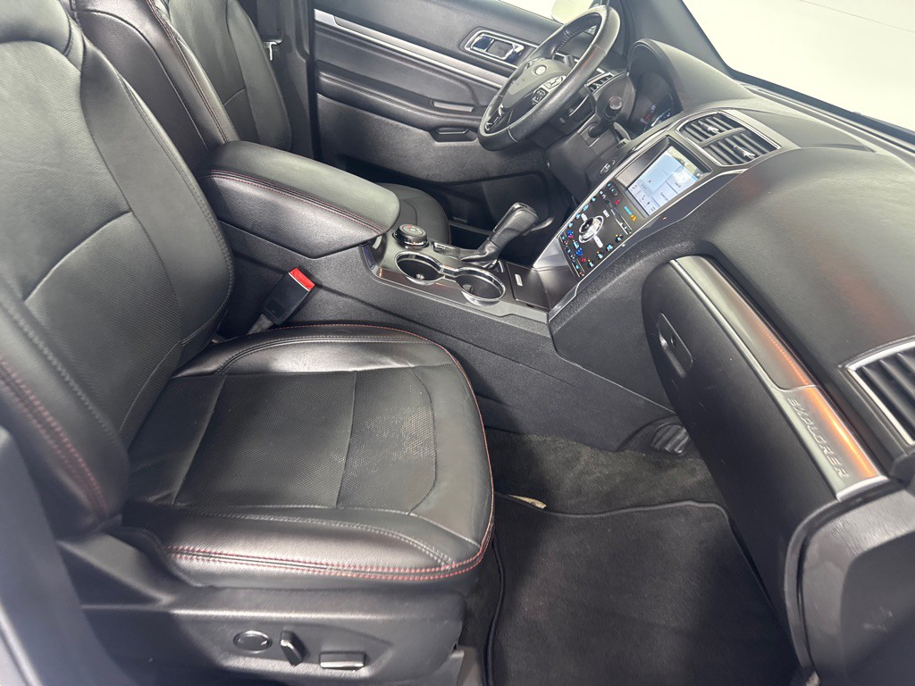 2017 Ford Explorer Image 28