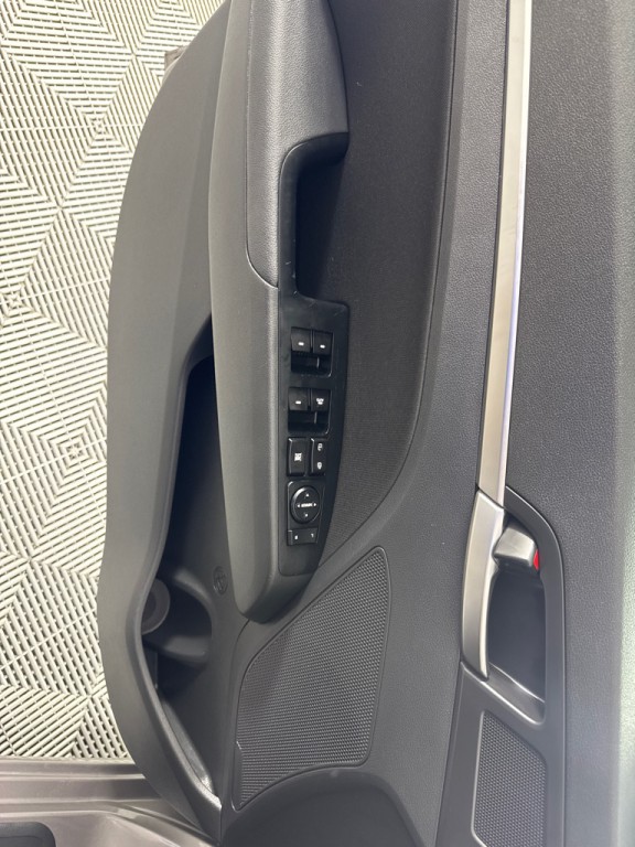 2020 Hyundai Elantra Image 12